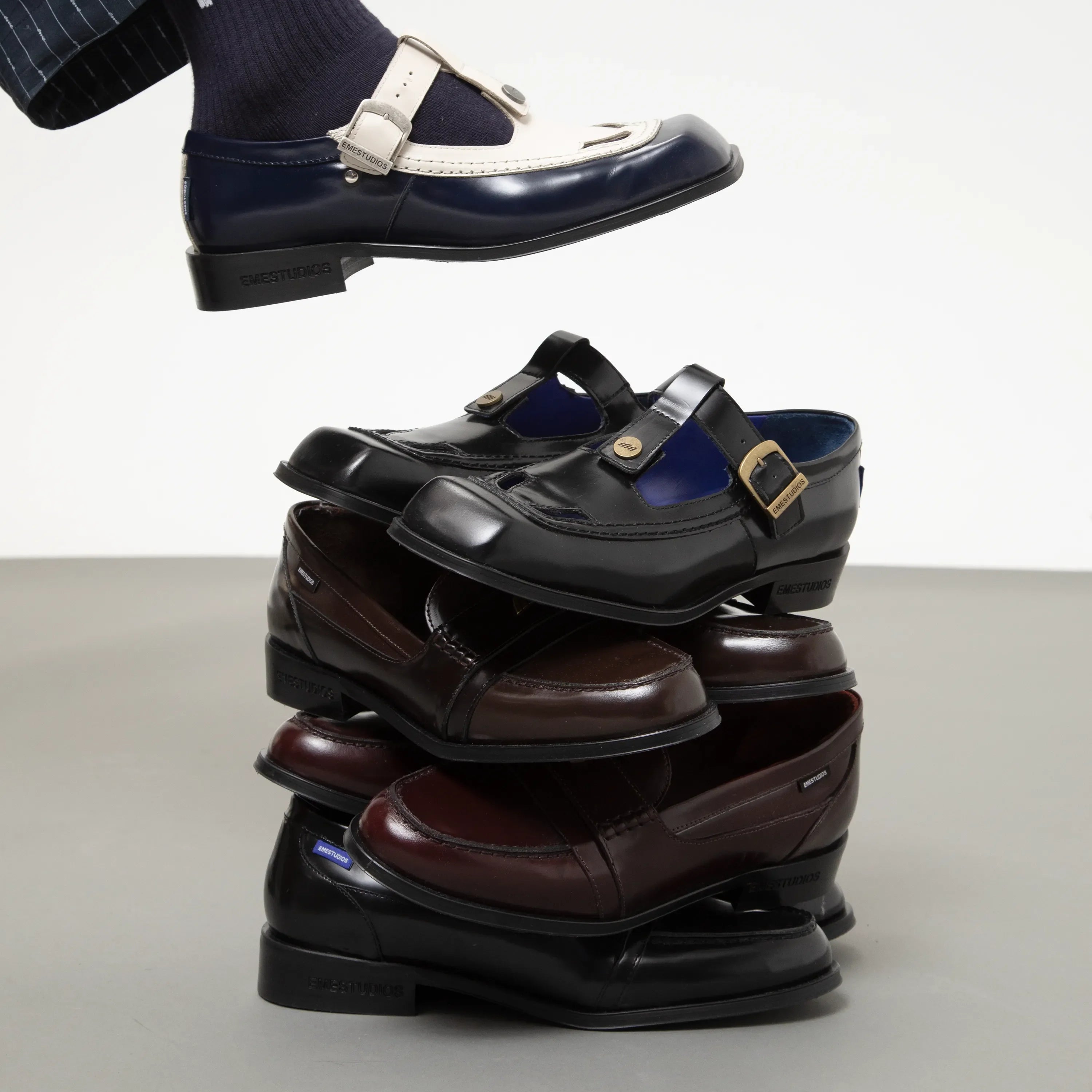 Daisy White & Navy Mary Jane