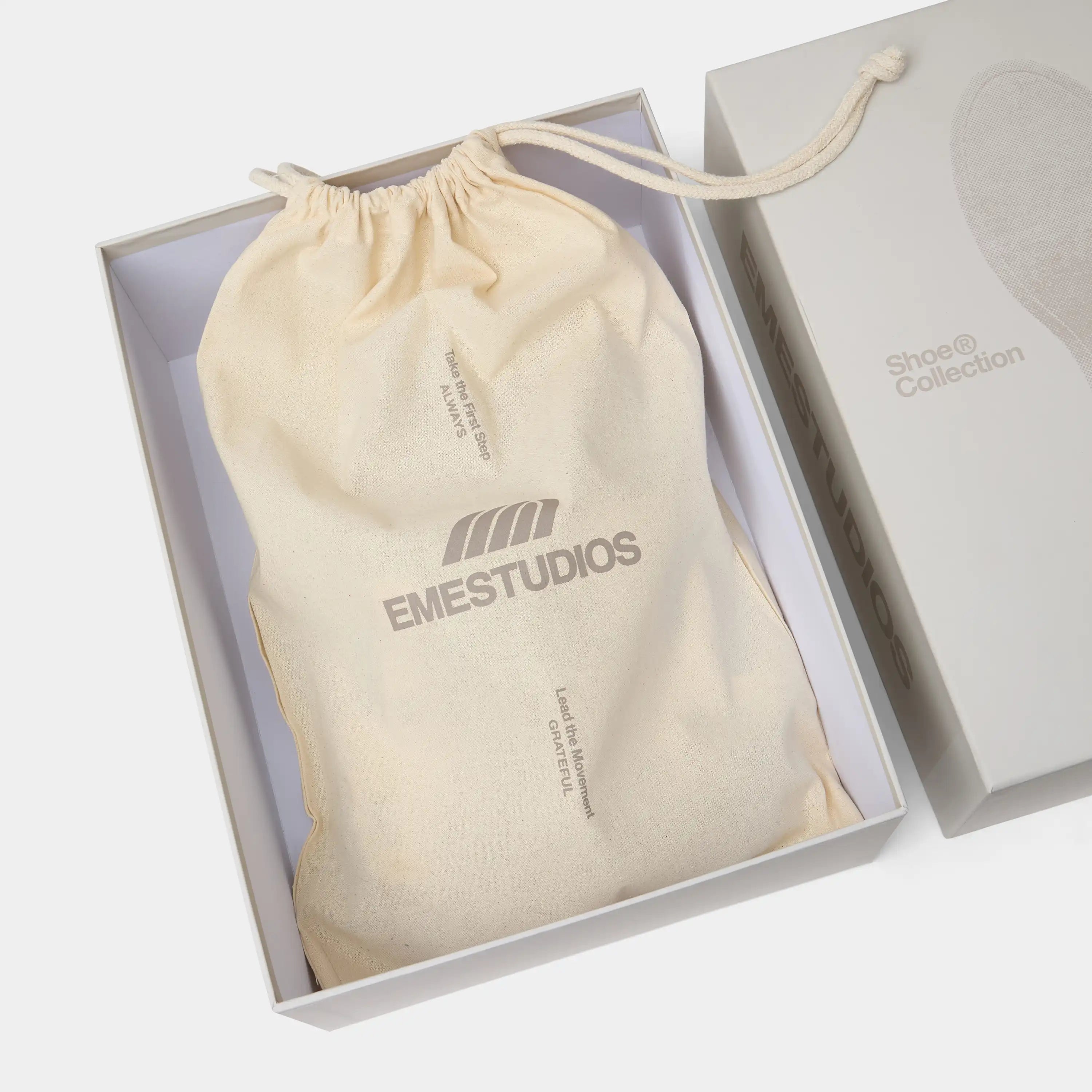 Daisy White & Navy Mary Jane