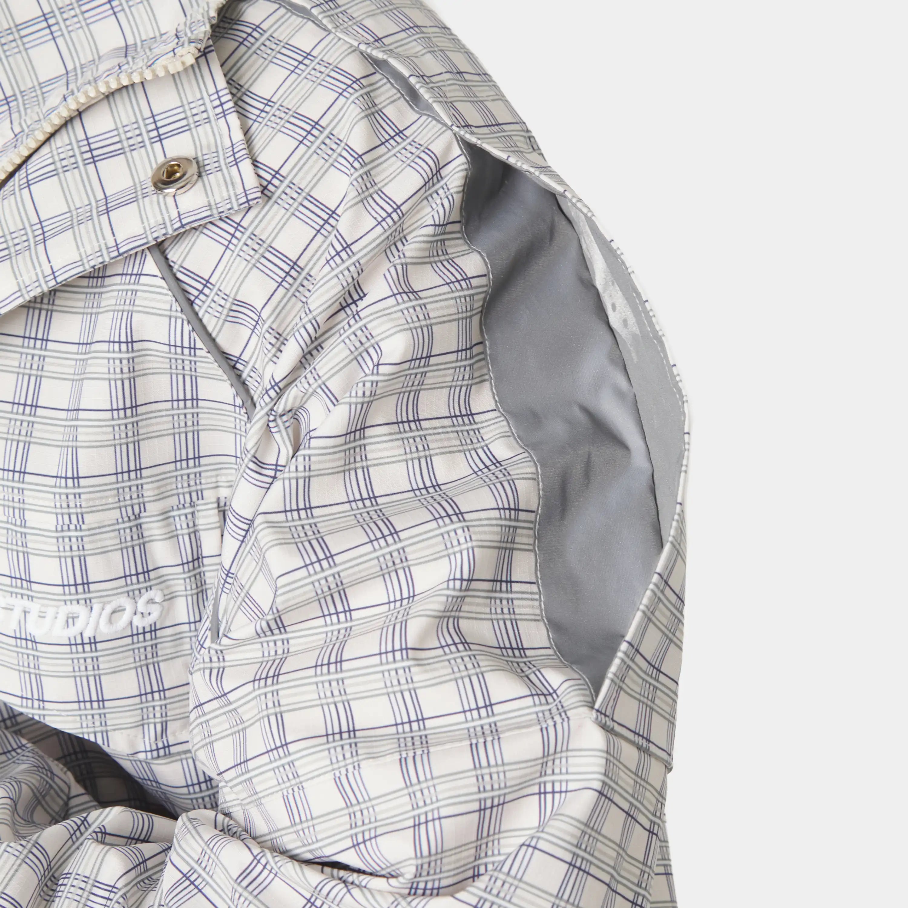 Echo Off Sand Windbreaker