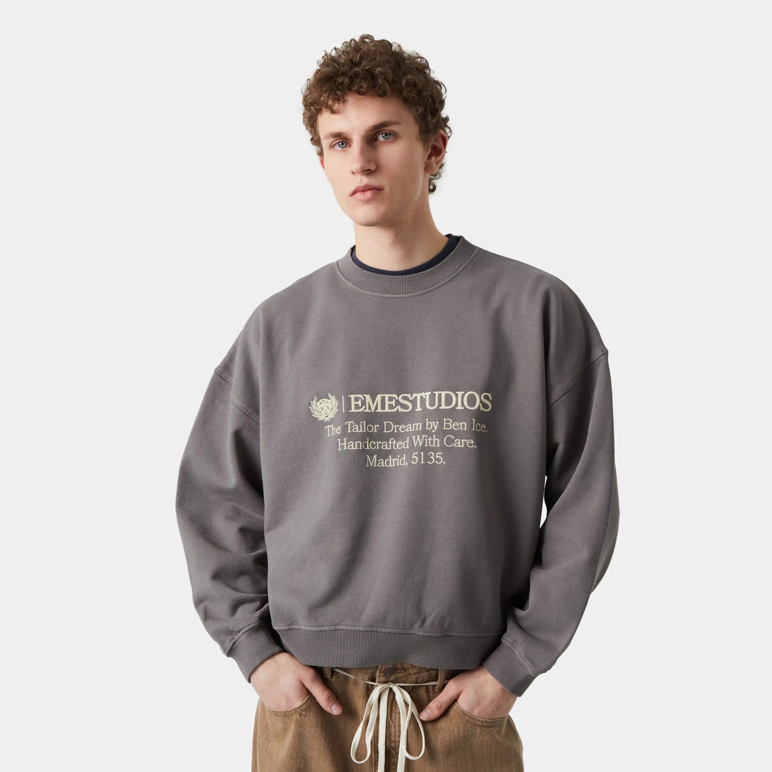 Institution Laurel Crewneck